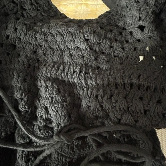 NWT Free People Size XS Megan Crochet top
Black. Open back Puffed sleeves - Picture 12 of 14